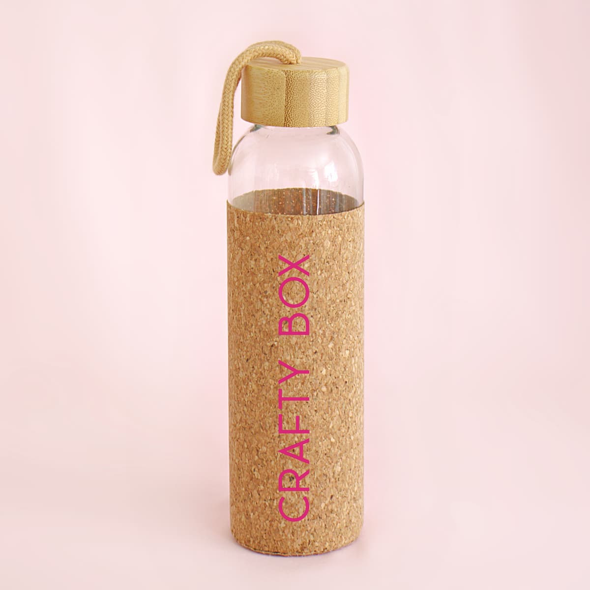 Illustration for Bouteille en verre avec bouchon bambou et housse liège – Personnalisable